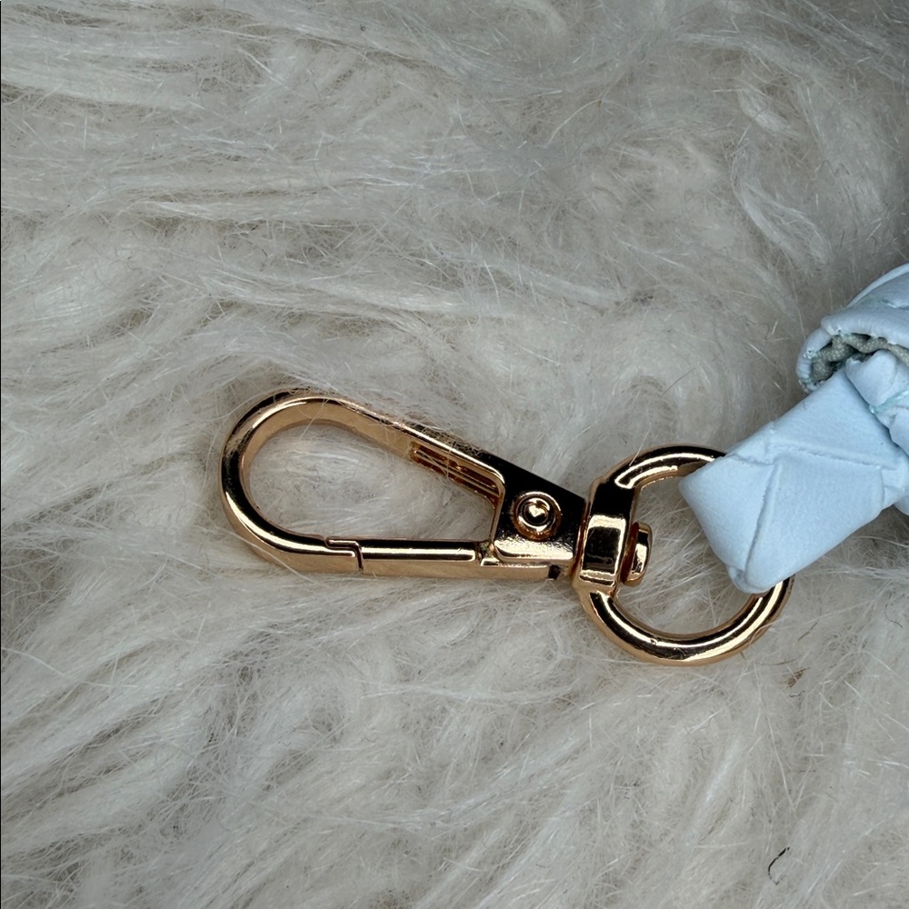 Ipsy  EUC powder, blue card holder keychain - Picture 4 of 5